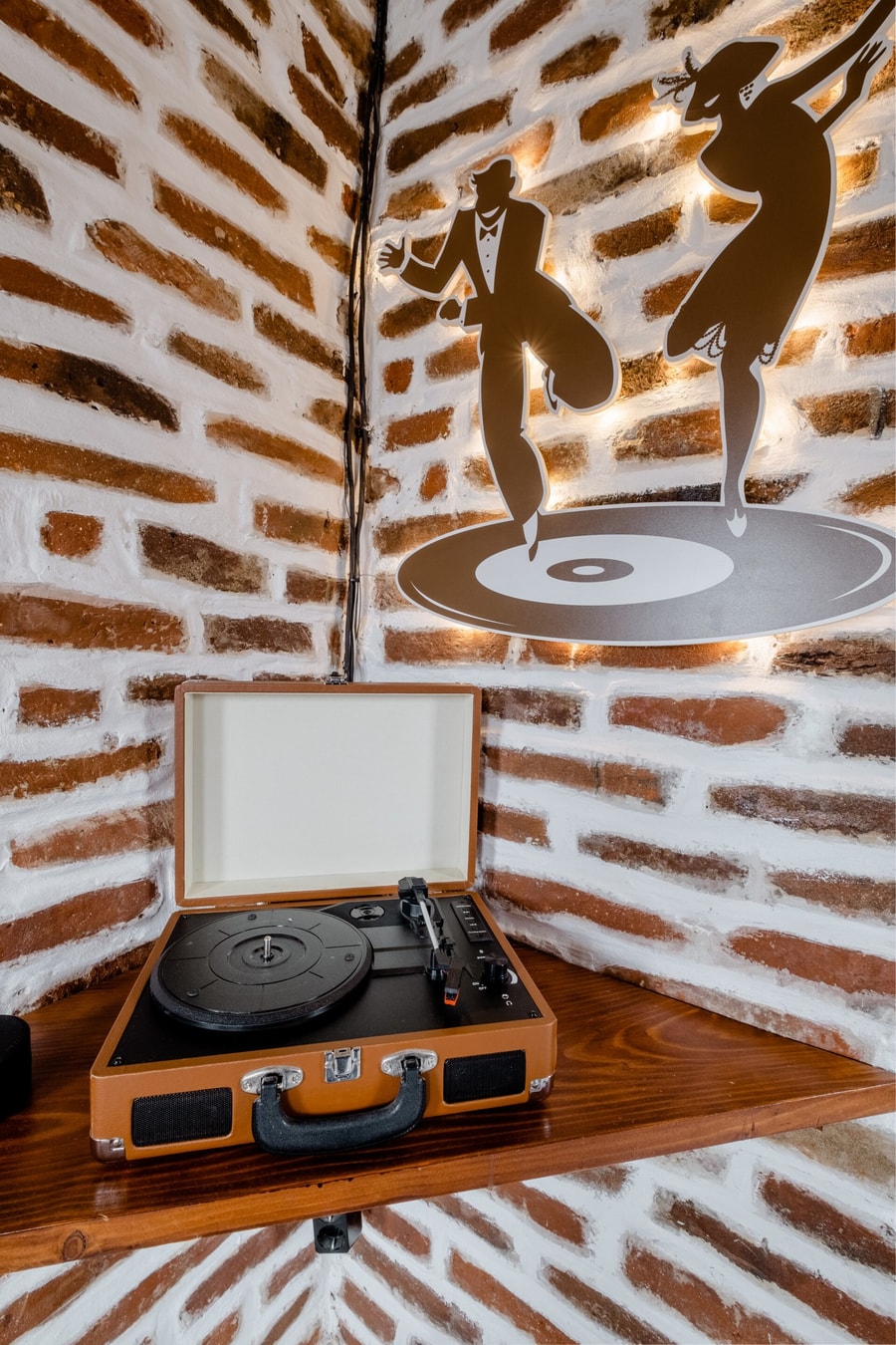 Gramophone · GRAMOPHONE off Vitosha Blvd: the Rhythm of Sofia 10 Flat Manager Booking