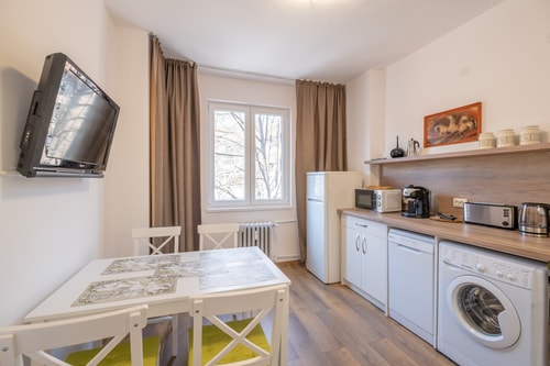Peaceful downtown location - 2 bedroom apartment 6 Flat Manager Booking
