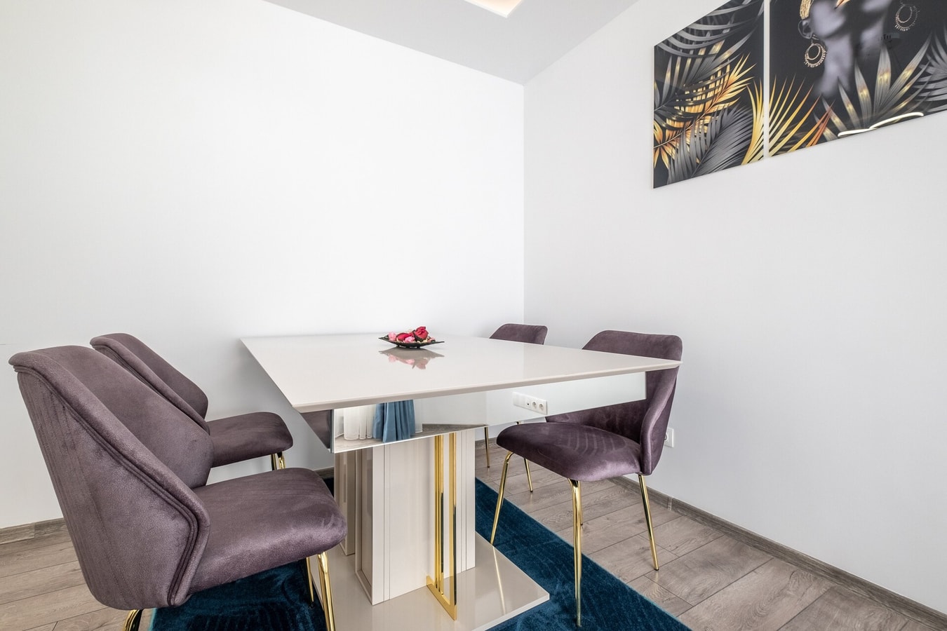 Elegant Deluxe - 2 Bedrooms apt. 12 Flat Manager Booking