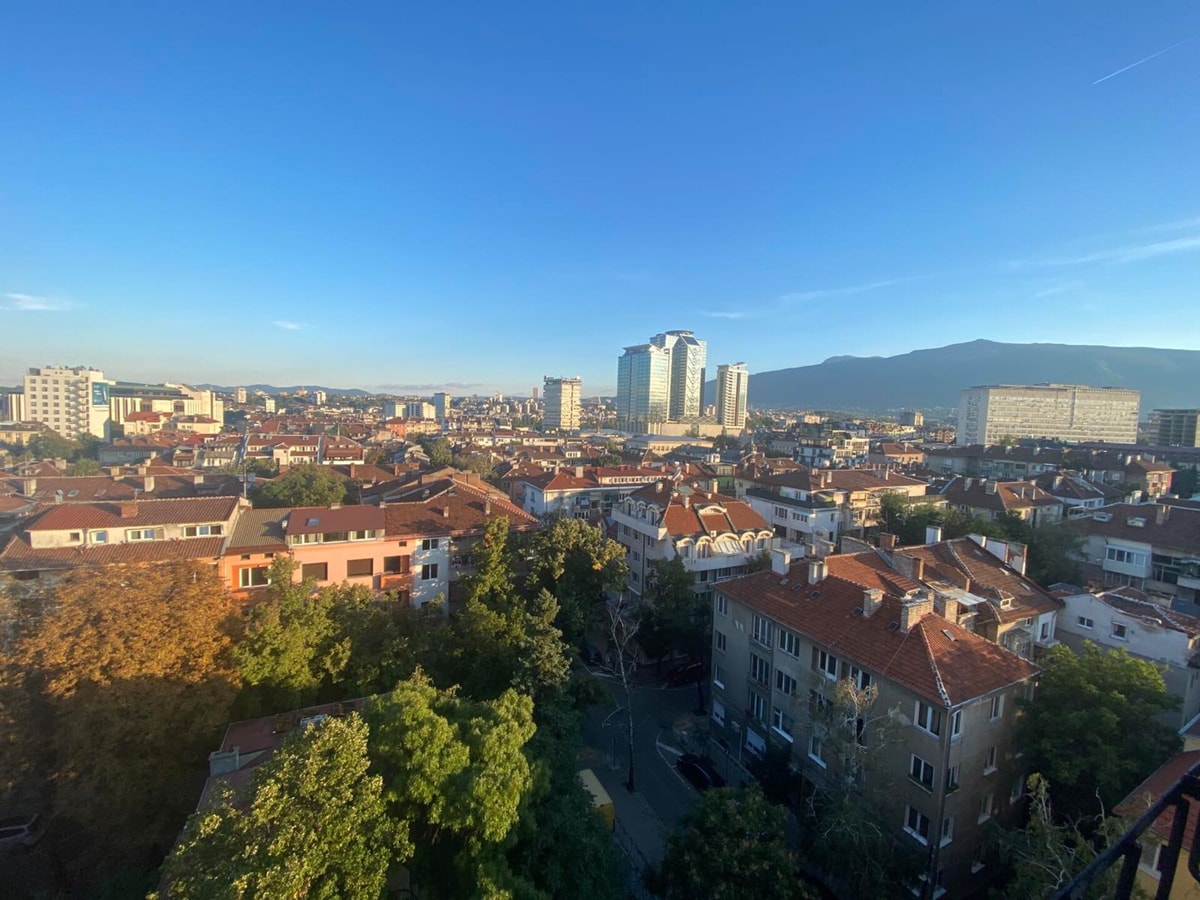 Gran Capital - Top Central Apartment. Free Parking 2 Flat Manager Booking