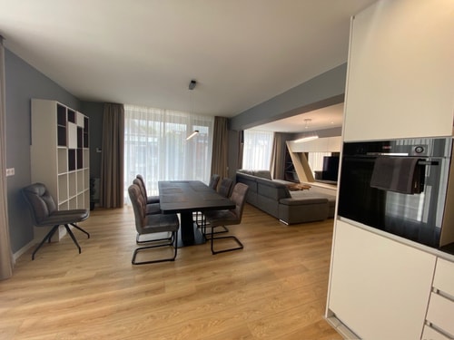 Gran Capital - Mountain View, FREE Parking 5 Flat Manager Booking