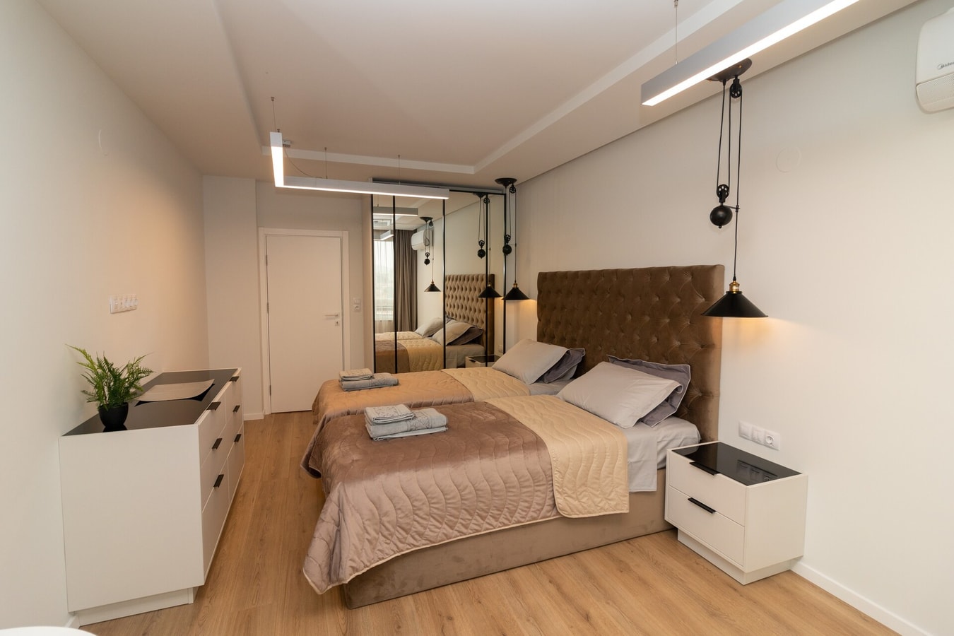 Gran Capital - Top Central Apartment. Free Parking 9 Flat Manager Booking