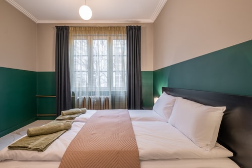 Sofia’s Classy Blu -2 Bedrooms 21 Flat Manager Booking