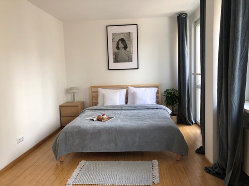 Sunny Warsaw City Centre Flat with Balcony and AC 14 Apartamenty do wynajęcia