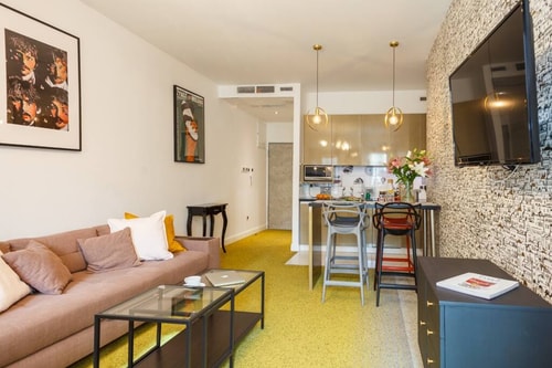 Old Town Oasis-Entire Building for 20+ Guests 31 Apartamenty do wynajęcia