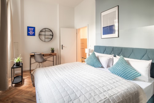 Breathe the Earthy Calm of a 150sqm Home in Berlin 12 Apartamenty do wynajęcia