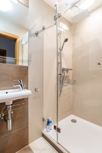 Grzybowska Skyline 3BR Retreat with AC 52 Apartamenty do wynajęcia