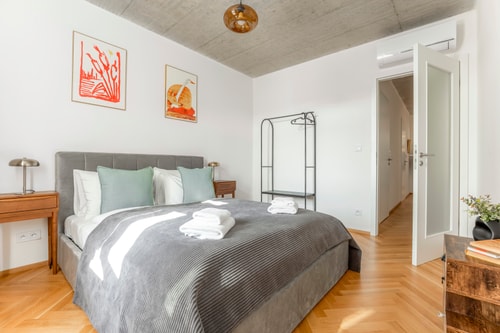 Antique Duplex Penthouse 2BR with 2Bath and AC-502 5 Apartamenty do wynajęcia