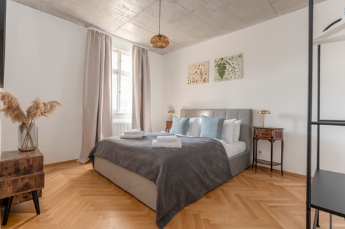 Antique Duplex Penthouse 3BR with 2Bath and AC-501 5 Apartamenty do wynajęcia