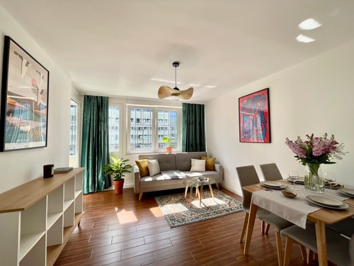 Modern Apartment with Balcony/the Vibrant City Hub 13 Apartamenty do wynajęcia