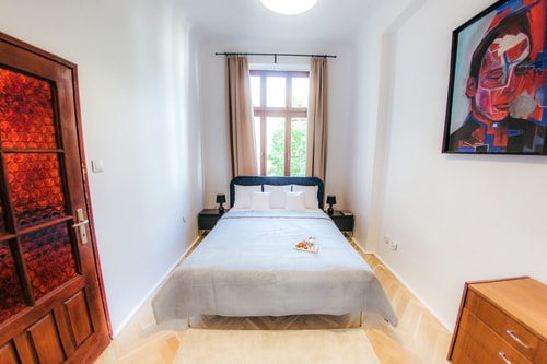 Vintage 2BR Gem Steps from Politechnika 21 Apartamenty do wynajęcia