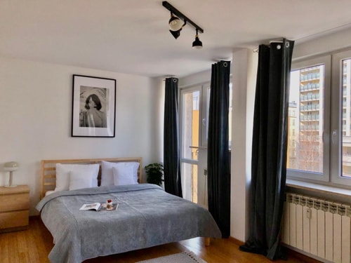 Sunny Warsaw City Centre Flat with Balcony and AC 11 Apartamenty do wynajęcia