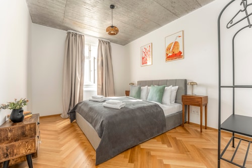 Antique Duplex Penthouse 2BR with 2Bath and AC-502 6 Apartamenty do wynajęcia