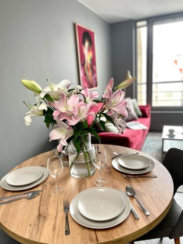 Penthouse Oasis: Luxurious 2BR with AC in Wroclaw 2 Apartamenty do wynajęcia