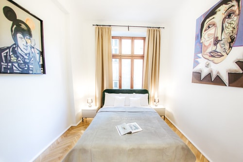 Vintage 2BR Gem Steps from Politechnika 2 Apartamenty do wynajęcia