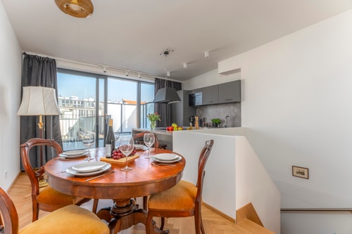 Antique Duplex Penthouse 2BR with 2Bath and AC-502 15 Apartamenty do wynajęcia