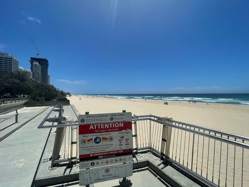 Surfers Paradise on the beach 15th floor