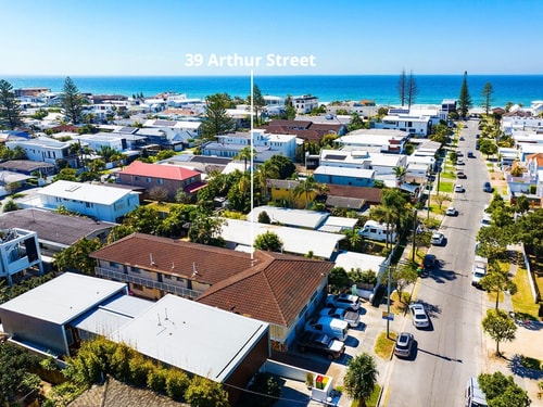 Beach Life, Arthur St Mermaid Beach