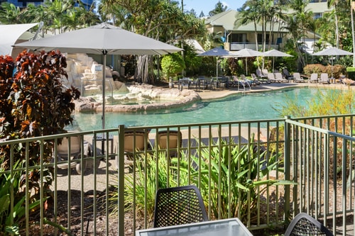 Upgraded Poolside Ground Floor Diamond Beach #84