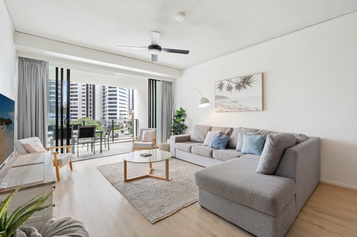 Luxury Sierra Grand Broadbeach 403