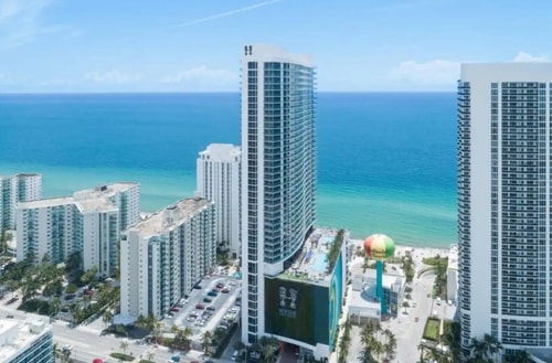 Ocean View Apt on the Beach 2 Bedroom 2 Bath. Dwell