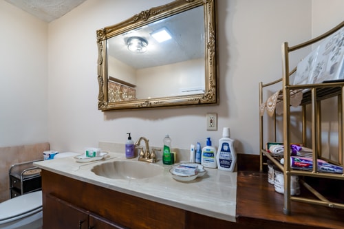 Renovated 4BR | 10 Min to Liberty University 16 Dwell