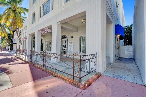 Coastal 2BR Escape | Walk to Beach & 2 Queen Beds 22 Dwell