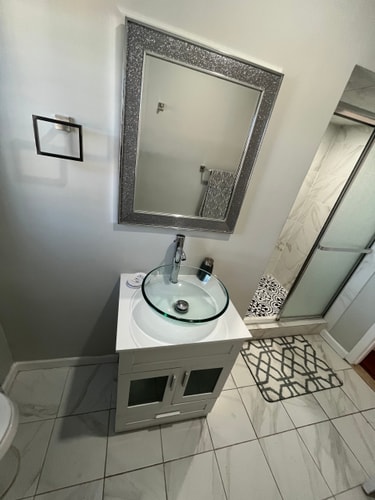 2BR Apt Near EWR & NYC • Workspace + Parking 18 Dwell