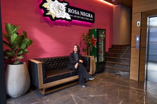 Stadio Serenity | Rosa Negra Aparta-Suite 13 Dwell