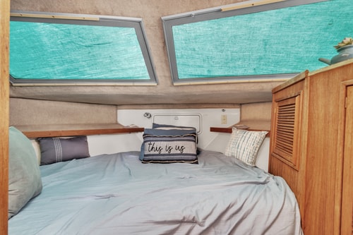 Charming 36ft Yacht | Steps to DTW Anacortes 12 Dwell