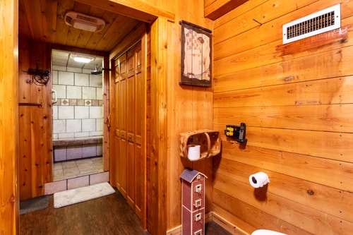 Skippers VA Lakefront 3BR | Dock + Firepit 22 Dwell