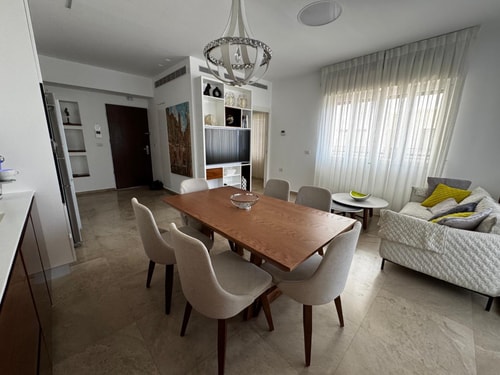 Beachfront 2BR/2BA Desing Suite on Tel-Aviv 11 Dwell