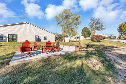 Branson 2BR Retreat | Jacuzzi + Gym + Pools 48 Dwell