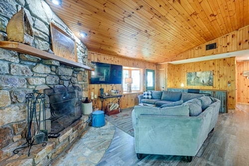 Mountain View Retreat | Fireplace + EV 1 Dwell