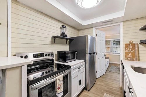 Pet-Friendly Hilton Head 2BR | Pool 28 Dwell