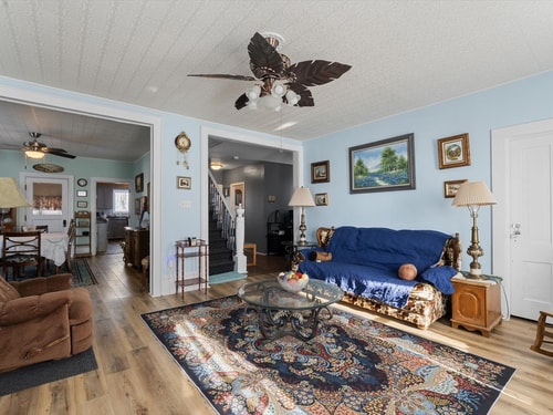 Pet-Friendly Historic 4BR Home in Illinois 13 Dwell