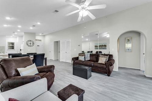 Branson 2BR Retreat | Jacuzzi + Gym + Pools 4 Dwell