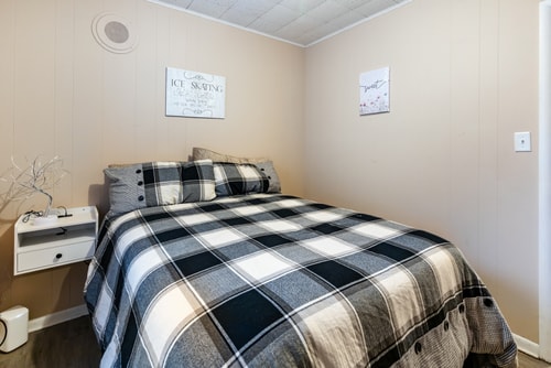 Modern 2BR Apartment • Free Parking • Baden 18 Dwell