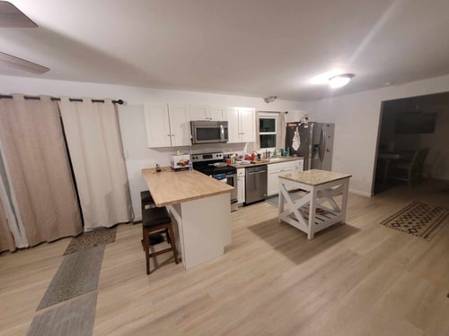 Newport News 4BR | Saltwater Pool & View 11 Dwell