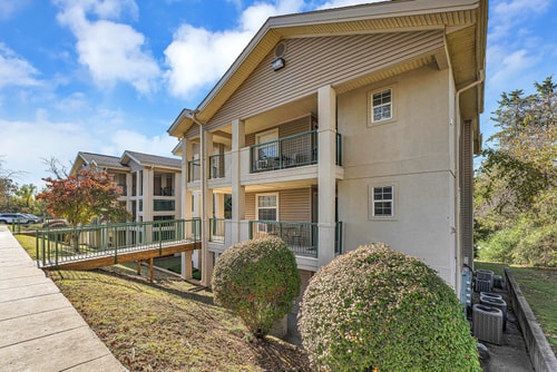 Branson 2BR Retreat | Jacuzzi + Gym + Pools 37 Dwell