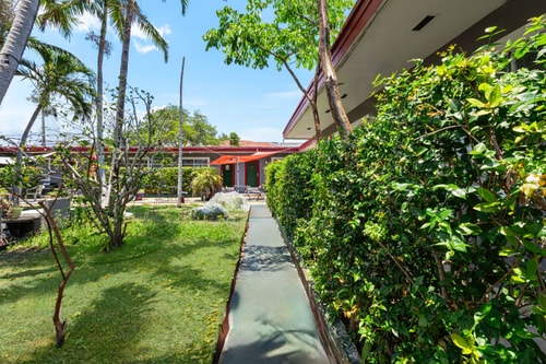 1BR Studio Parking, Pet Friendly and BBQ Area 19 Dwell