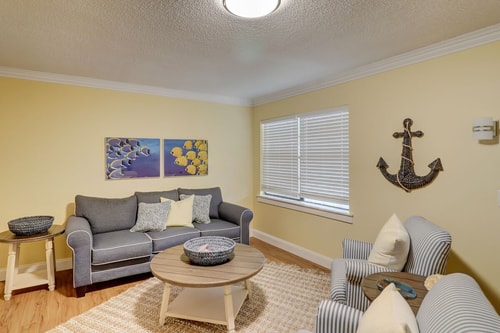 Hilton Head 2BR Townhome | Pool + Beaches 1 Dwell