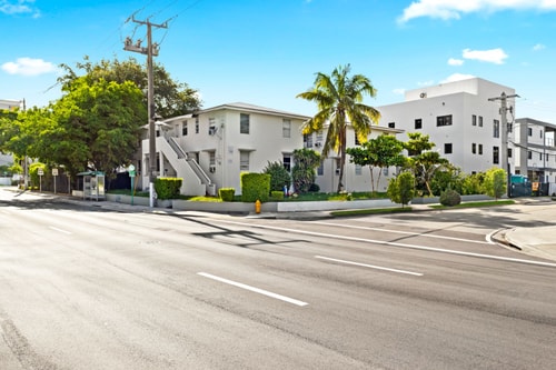 Miami Little Havana 2BR | Skyline Views + Yard 33 Dwell