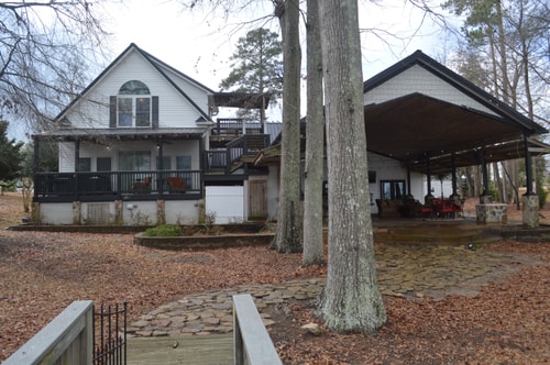 Lake Murray 5BR | Hot Tub + Outdoor Kitchen 14 Dwell