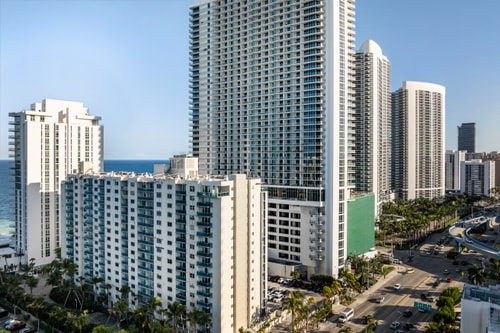 Oceanfront Penthouse with Pool & Beach Access 70 Dwell