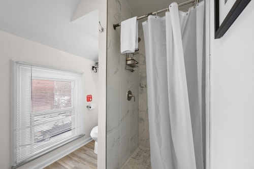 Mexicantown Detroit 2BR | Sleeps 7 + WiFi 9 Dwell