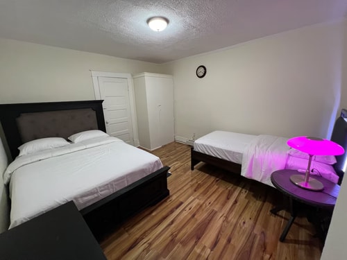 Spacious 3BR Niagara Stay + Backyard 6 Dwell