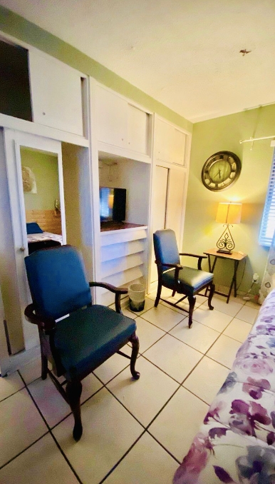 2BR Hollywood Retreat w/ Garden, BBQ & Parking Dwell