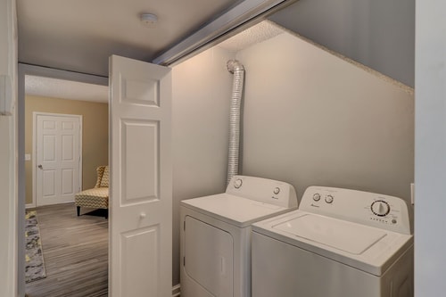 Sea Turtle Mkt 2BR | Pool, Hilton Head 27 Dwell