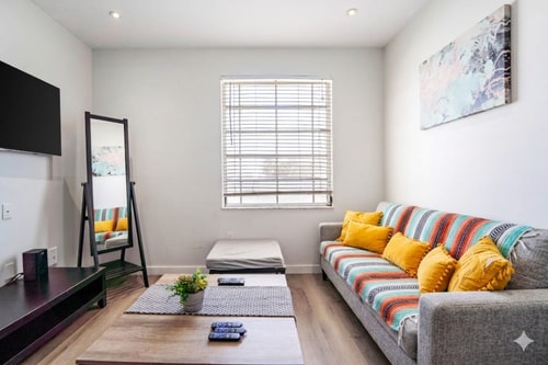 Walk to Beach & Ocean Drive | Pet-Friendly 3 Dwell